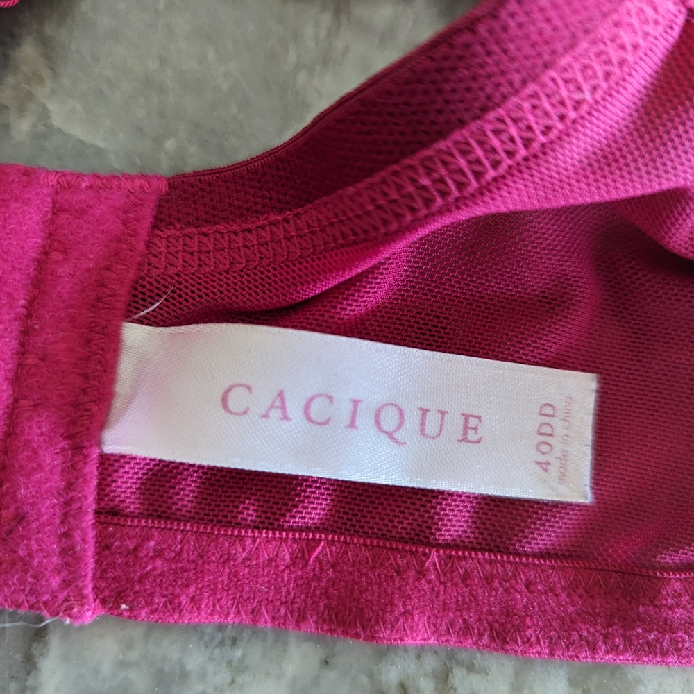 Cacique Pink embroidered bra. Size 40Dd